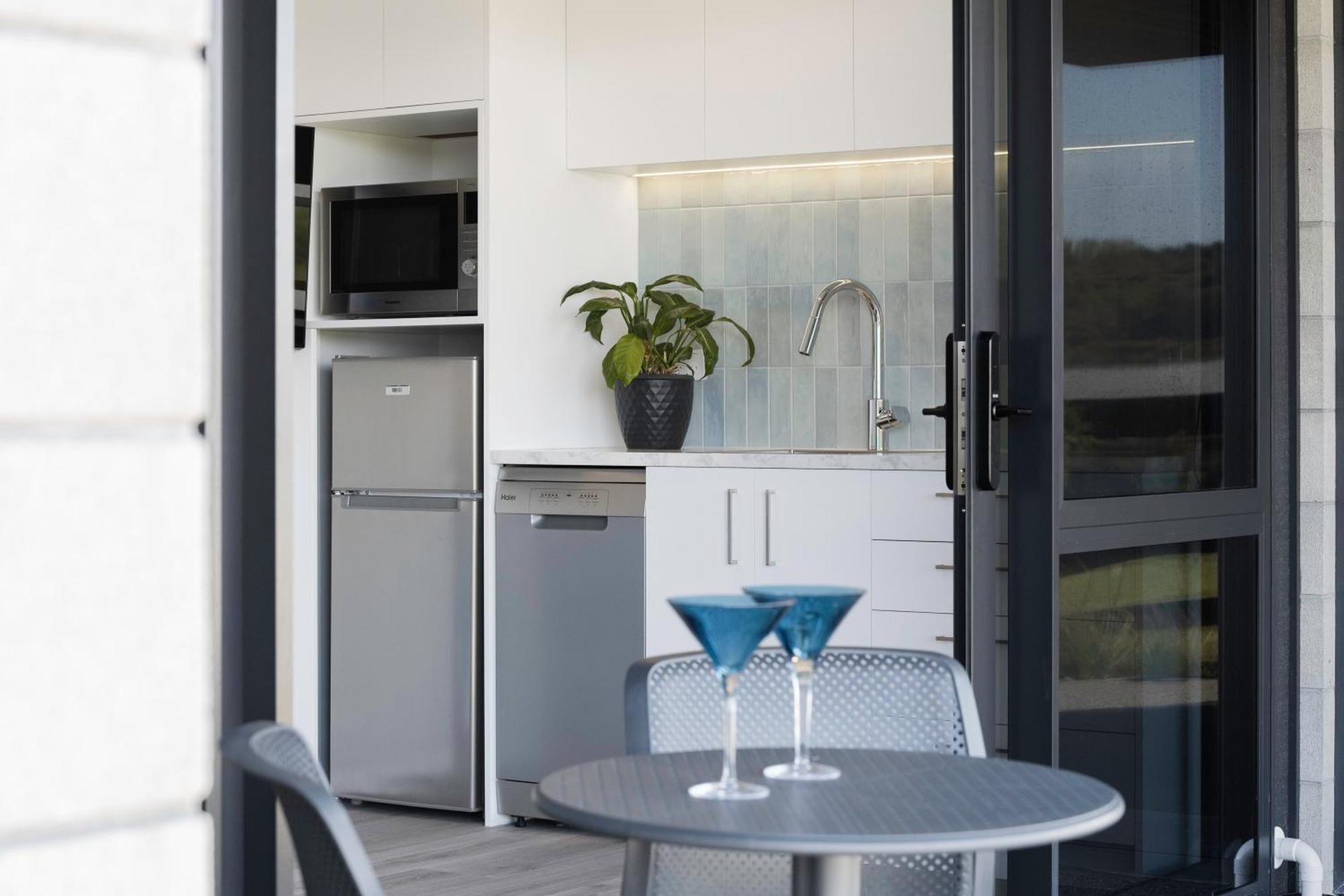 Pukehina Estuary Sunset Views Townhouse & Studio Luaran gambar