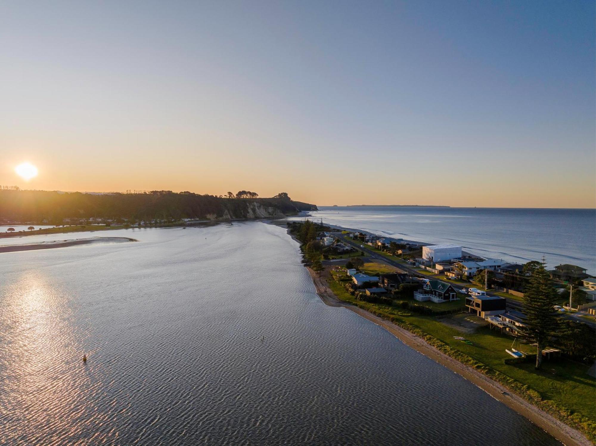 Pukehina Estuary Sunset Views Townhouse & Studio Luaran gambar